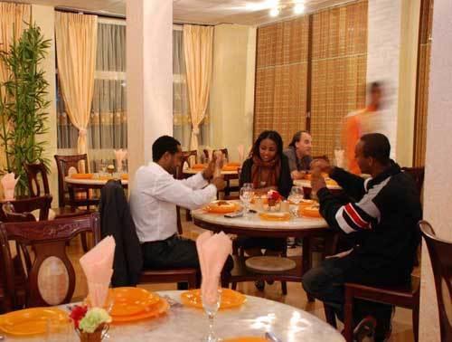 Dimitri Hotel Addis Abeba Esterno foto